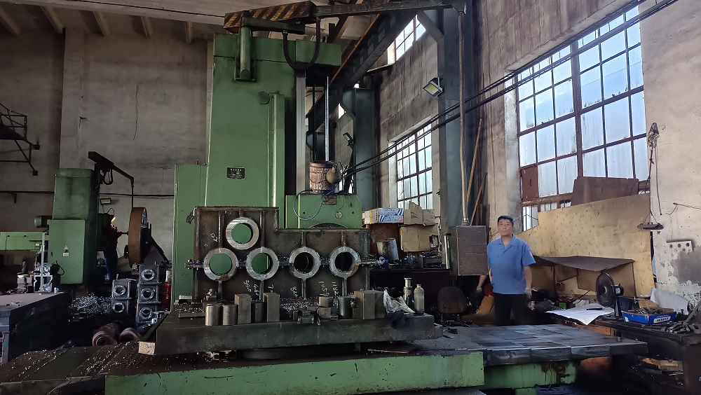 1667528175336379.jpg 加工減速箱體a.jpg